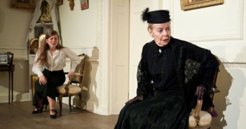 Eileen Nicholas in Anastasia (c) Jack Ladenburg