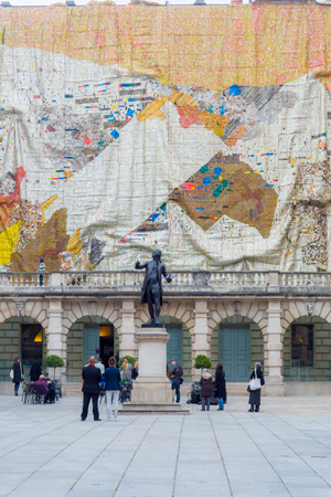 El Anatsui "TSIATSIA - searching for connection, 2013" Photography: Benedict Johnson 